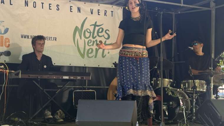 Melina Vlachos notes en vert