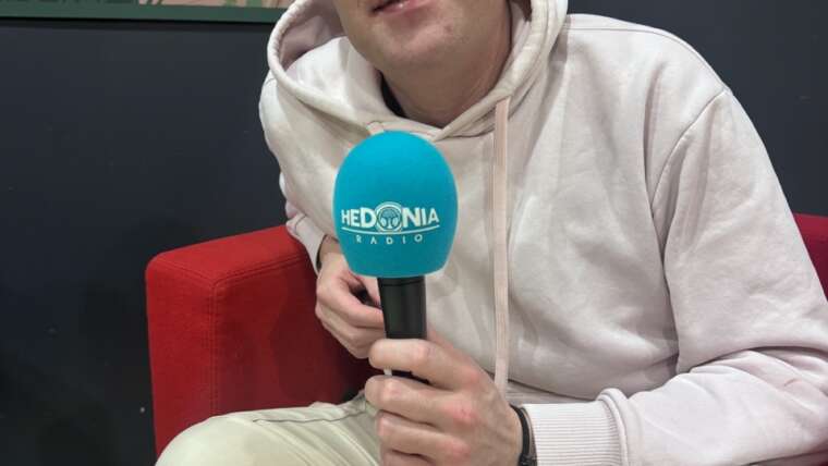 Mickael Denis sans maquillage avant de devenir Denise